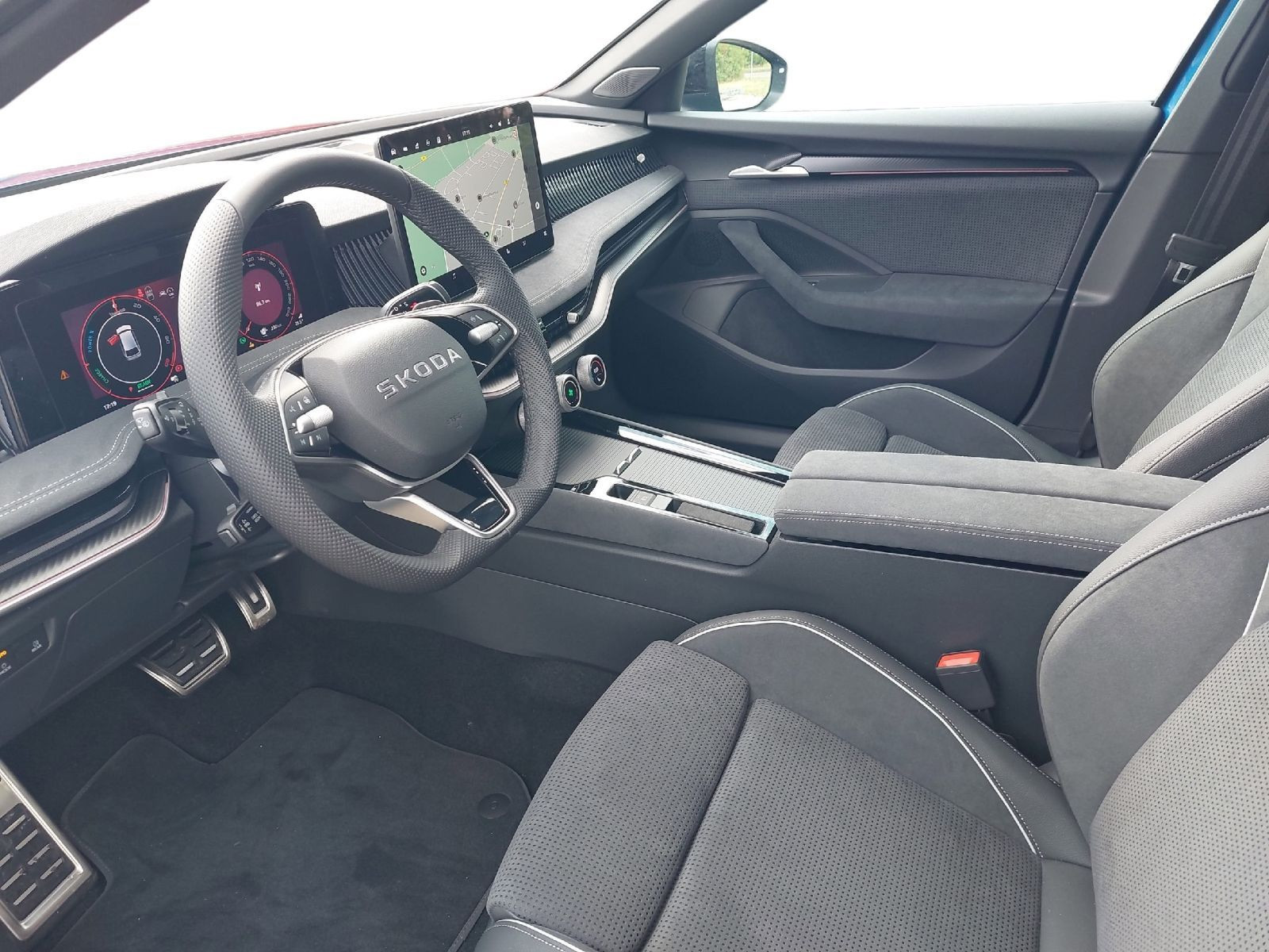 Superb Combi 1.5TSI iV 150kW Sportline 360°*PANO