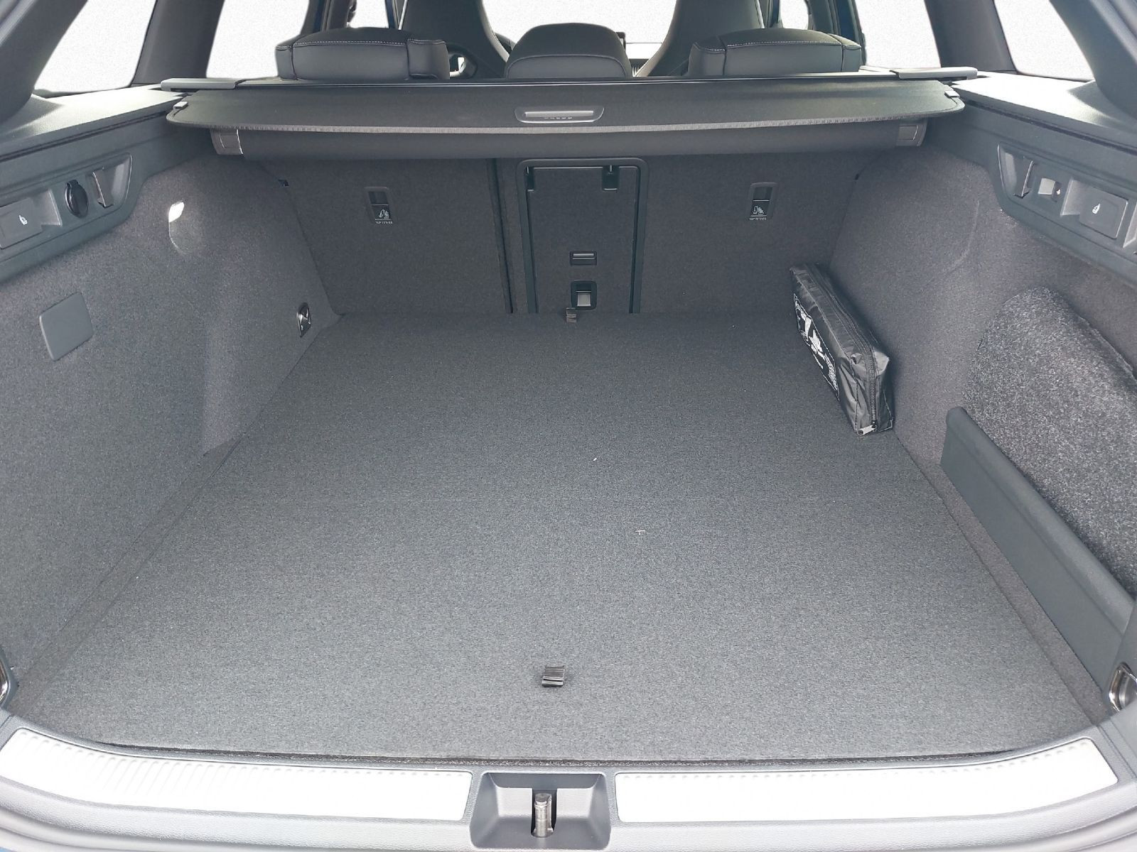 Superb Combi 1.5TSI iV 150kW Sportline 360°*PANO