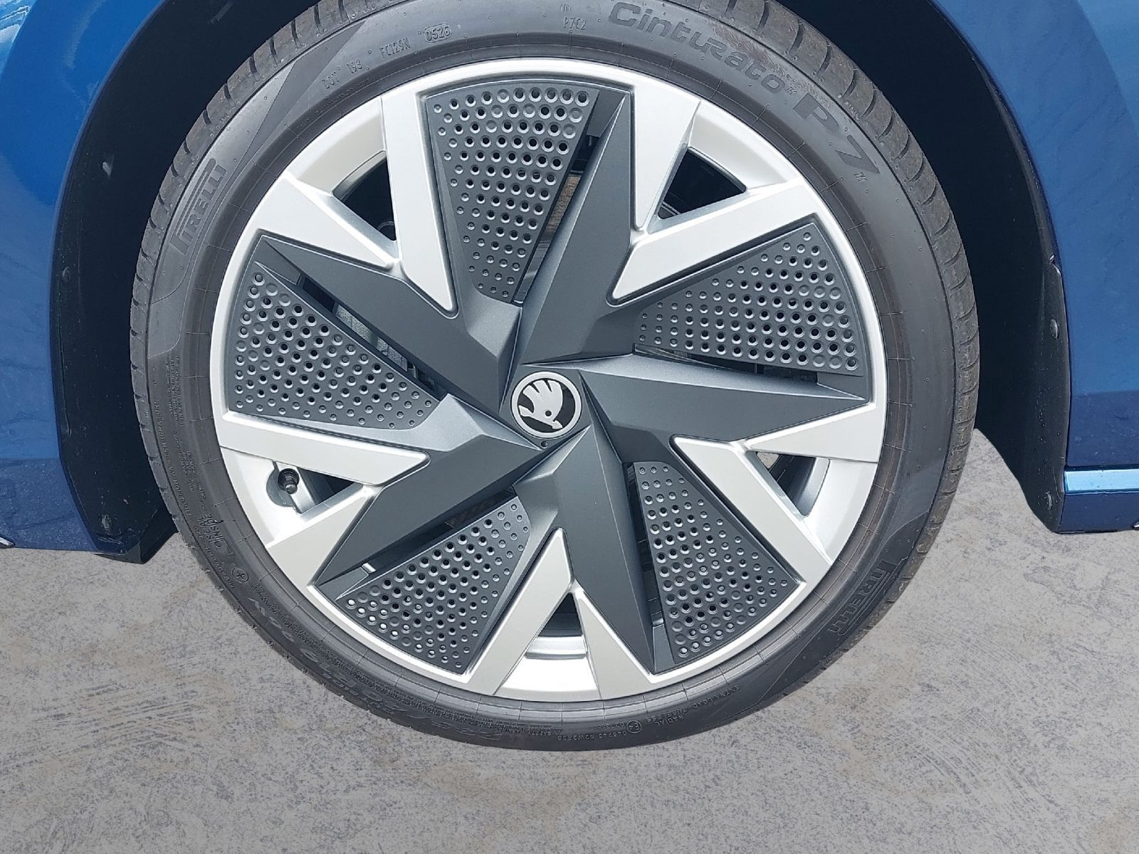 Superb Combi 1.5TSI iV 150kW Sportline 360°*PANO