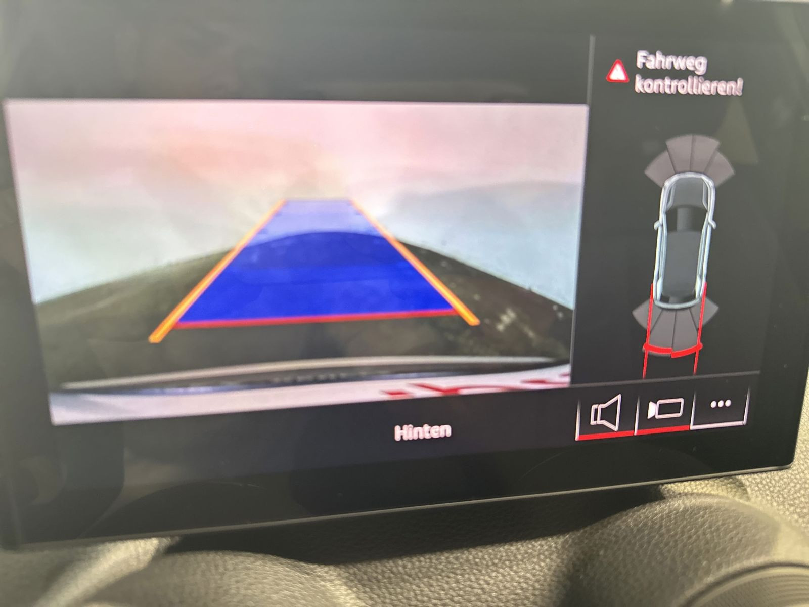 Q2 35 TFSI S LINE LED+KAMERA+VCP+AHK+NAVI