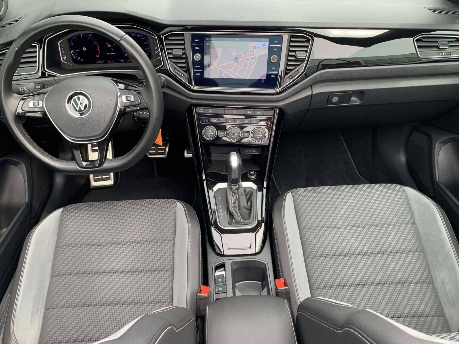 T-Roc Cabriolet 1.5 TSI DSG R-LINE EDITION BLUE LED+KAMERA+AHK+ACC