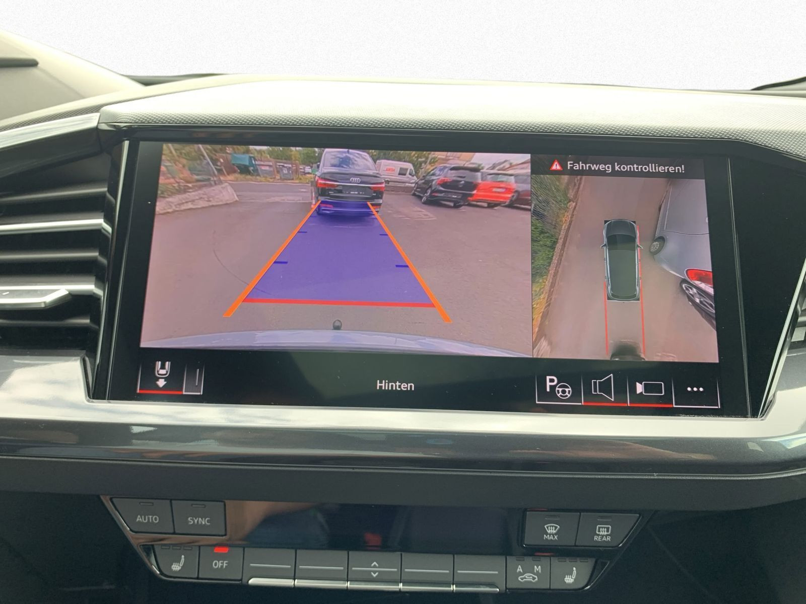 Q4 e-tron 45 QUATTRO S LINE MATRIX+PANO+AHK+360°