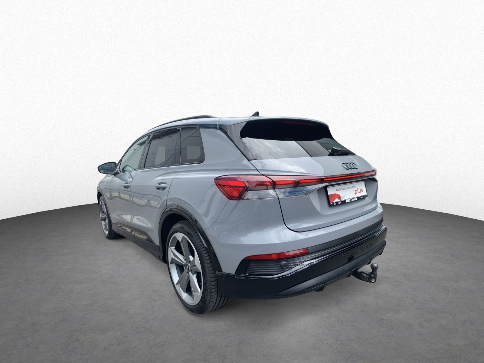 Q4 e-tron 45 QUATTRO S LINE MATRIX+PANO+AHK+360°