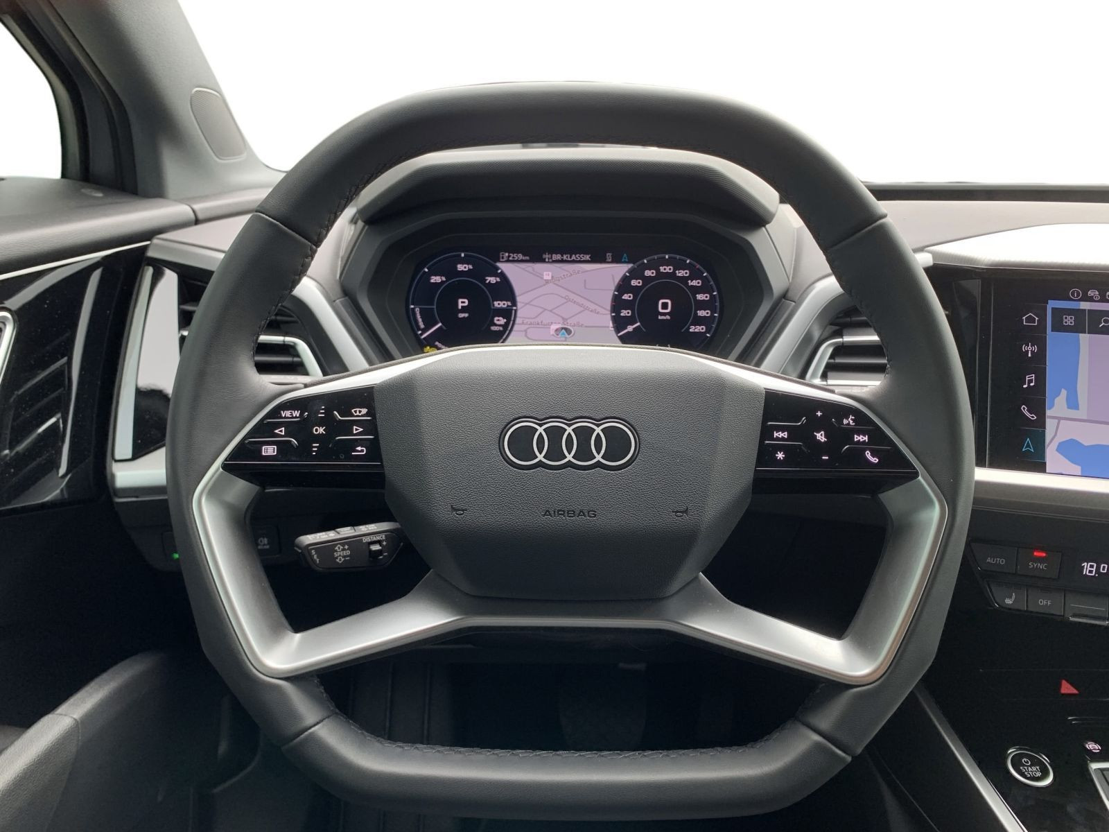 Q4 e-tron 40 MATRIX+KAMERA+AUGM HUD+AHK+