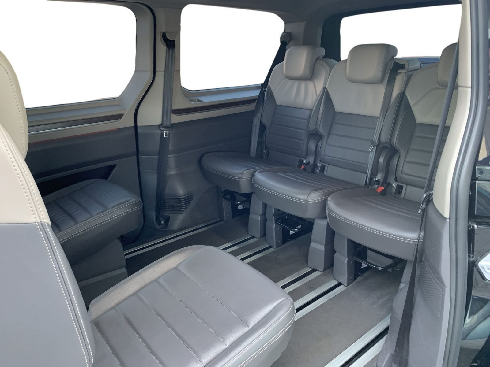 Multivan Style LÜ 2.0 TSI 150 kW DSG*Leder*Matrix*Kamera*Standh