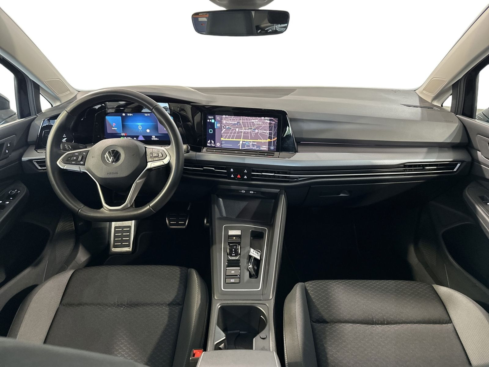 Golf VIII 2.0 TDI DSG LIFE IQ.LIGHT+AHK+PANO+HUD