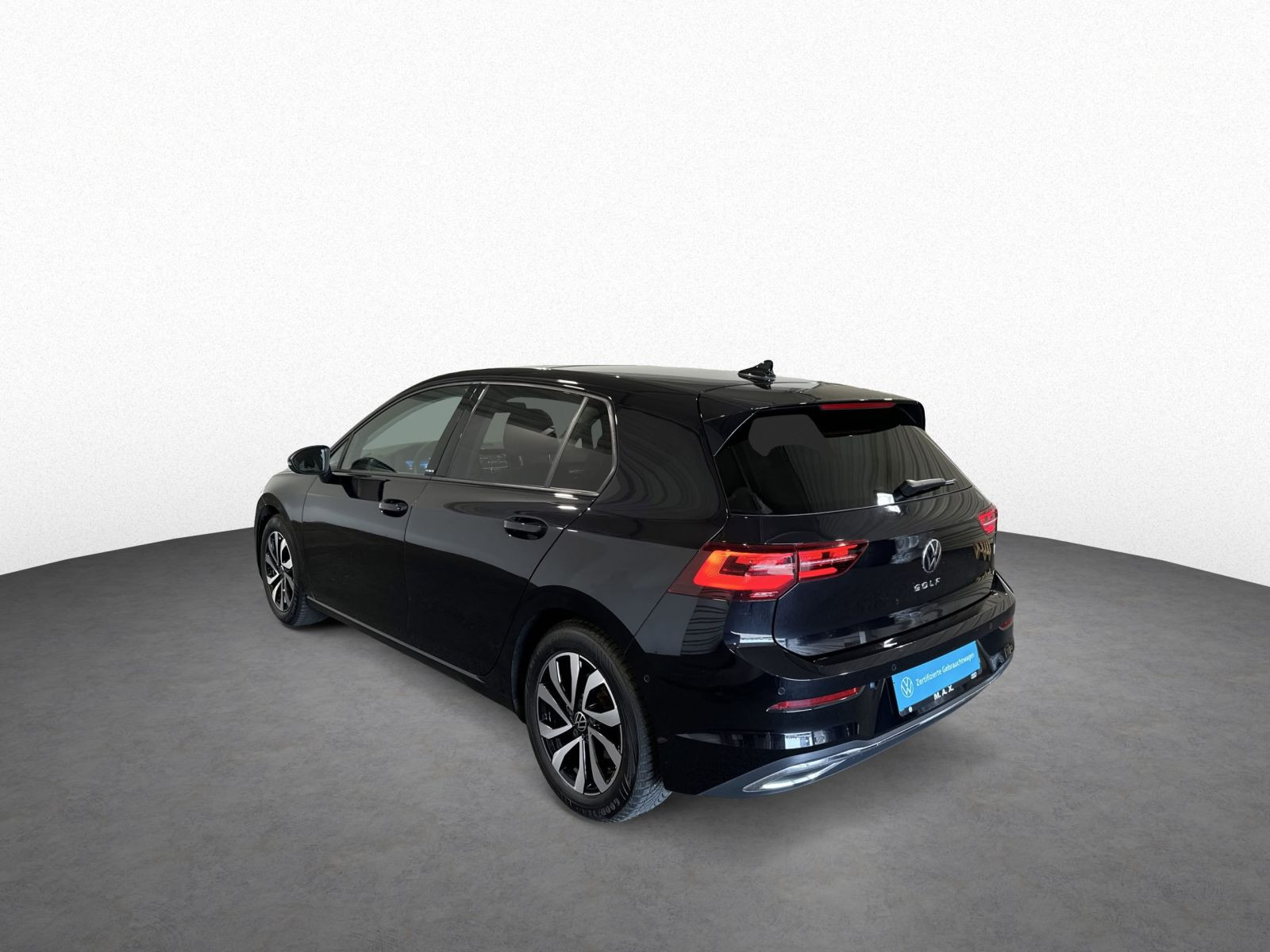 Golf VIII 2.0 TDI DSG LIFE IQ.LIGHT+AHK+PANO+HUD