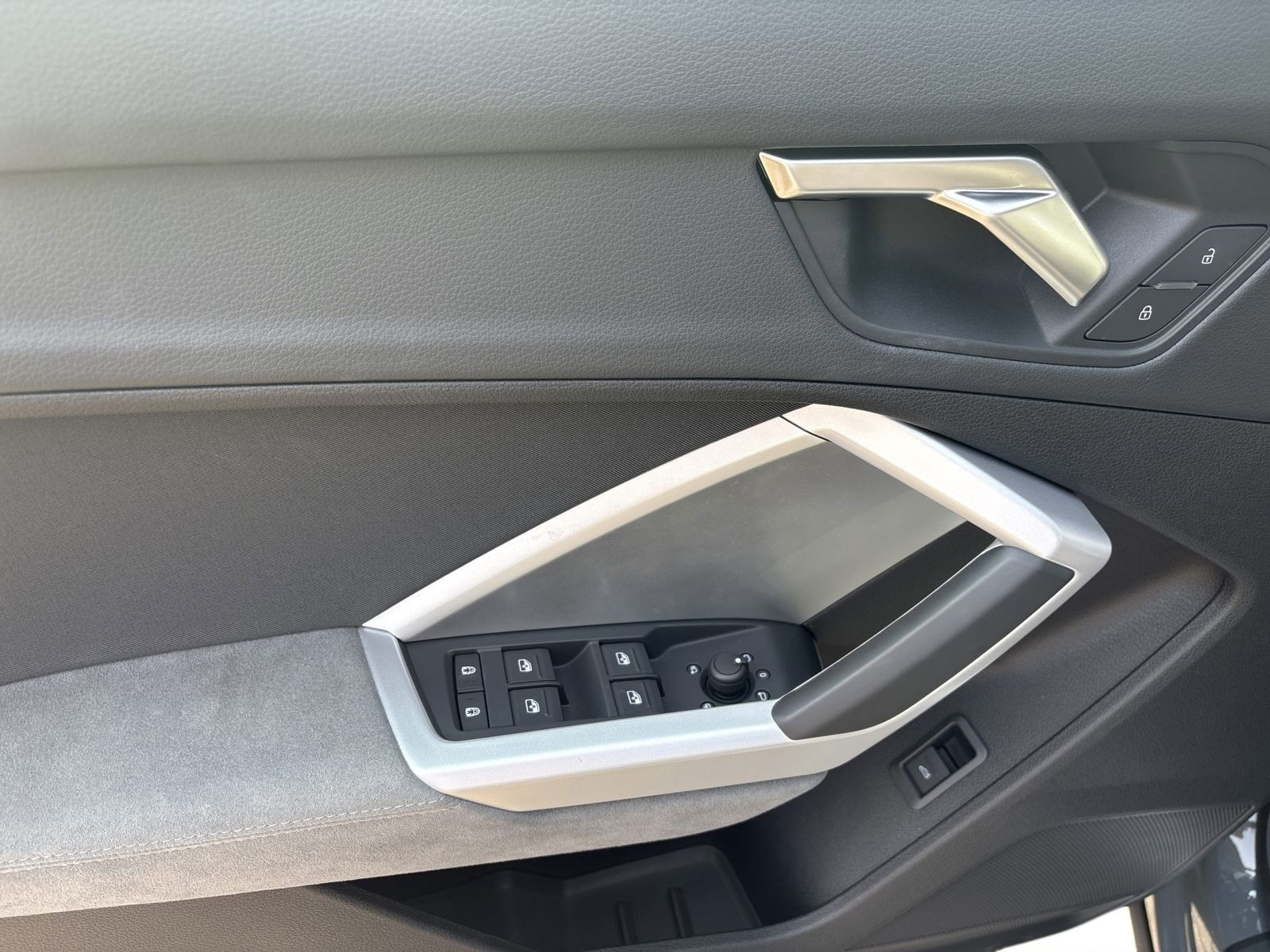 Q3 35 TDI ADVANCED LED+KAMERA+AHK+VCP+STHZ+PDC+