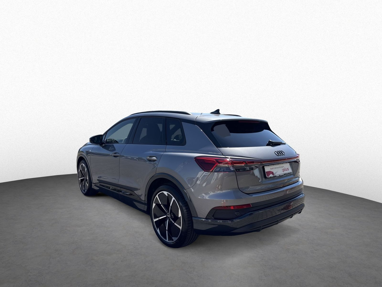 Q4 e-tron 55 e-tron QUATTRO S LINE MATRIX+KAM+AHK+AUGM HUD