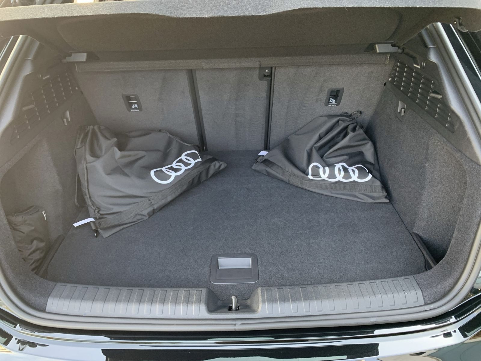 A3 Sportback TFSI e S LINE LED+360°+HUD+SONOS+APP