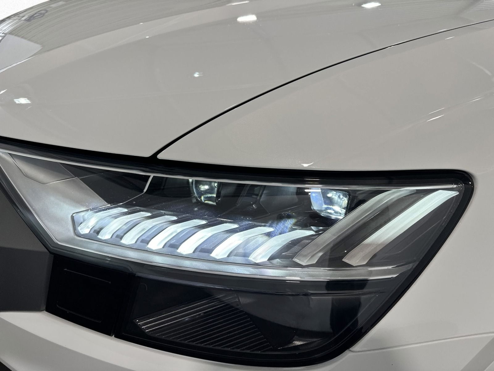 Q8 55 TFSI QUATT S LINE +HD MATRIX+HUD+PANO+ALU+