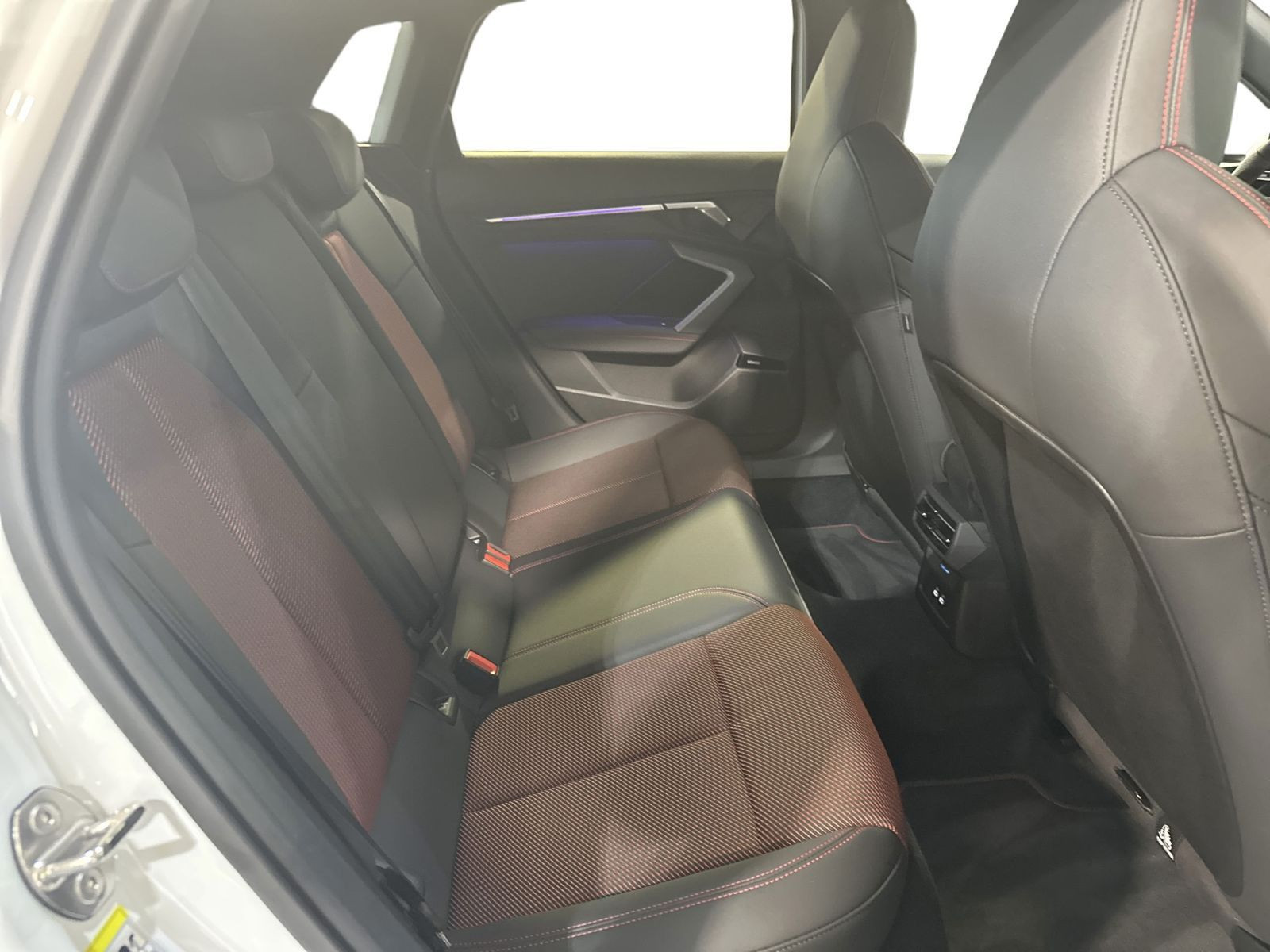 A3 Sportback 40 TFSI QU S LINE PANO+AHK+HUD+SONOS+MATRIX