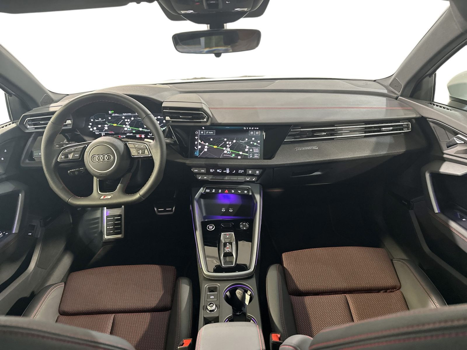 A3 Sportback 40 TFSI QU S LINE PANO+AHK+HUD+SONOS+MATRIX