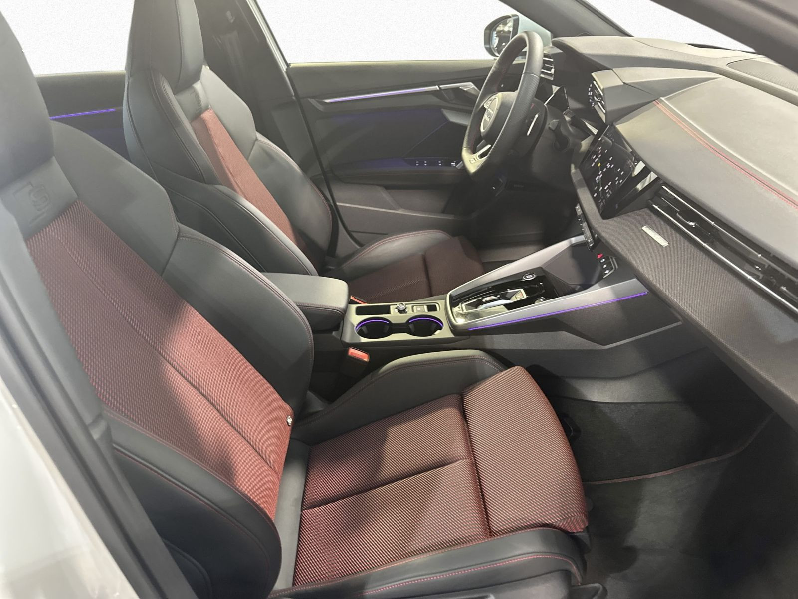 A3 Sportback 40 TFSI QU S LINE PANO+AHK+HUD+SONOS+MATRIX