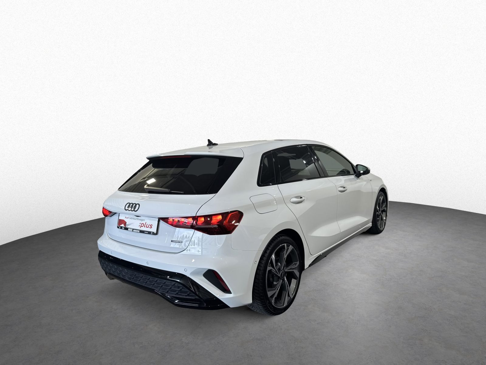 A3 Sportback 40 TFSI QU S LINE PANO+AHK+HUD+SONOS+MATRIX