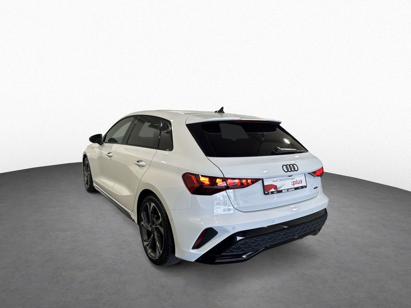 A3 Sportback 40 TFSI QU S LINE PANO+AHK+HUD+SONOS+MATRIX