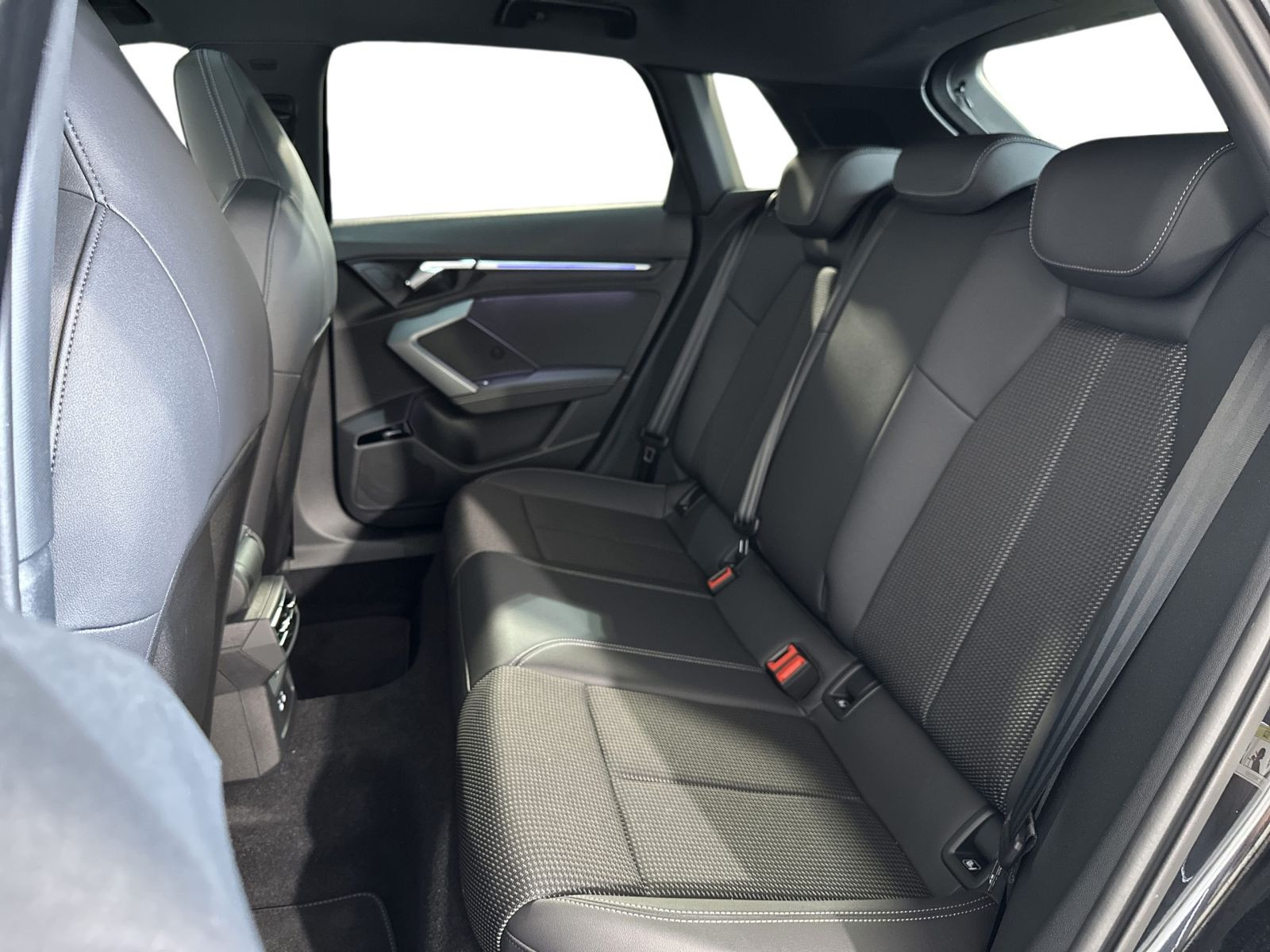 A3 Sportback TDI S LINE MATRIX+AHK+PANO+HUD+SONOS+ALU