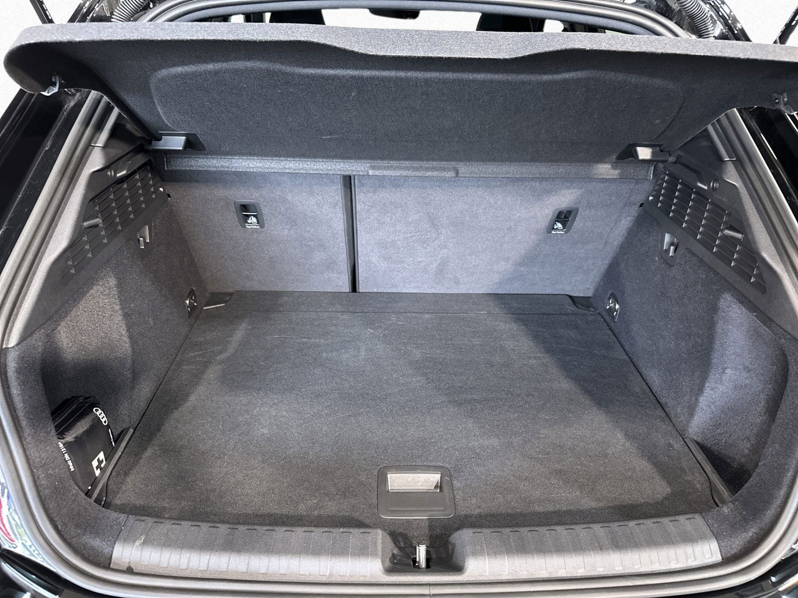 A3 Sportback TDI S LINE MATRIX+AHK+PANO+HUD+SONOS+ALU