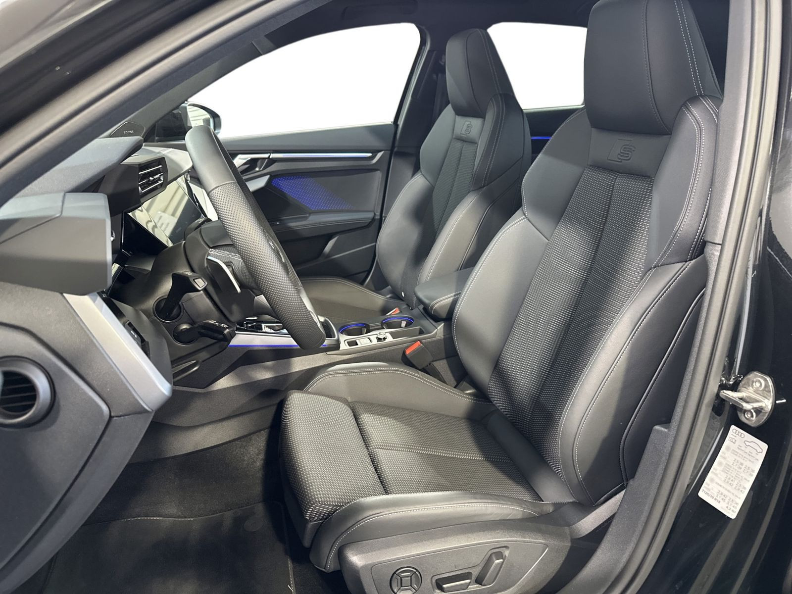 A3 Sportback TDI S LINE MATRIX+AHK+PANO+HUD+SONOS+ALU