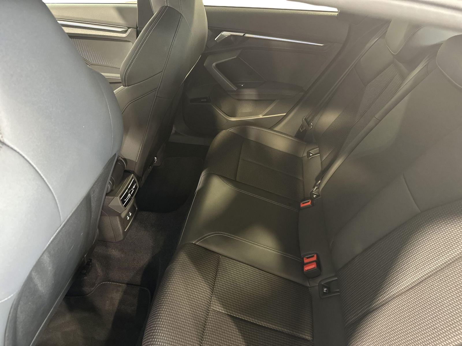 A3 Sportback 2.0 TDI S LINE MATRIX+HUD+PANO+OPTIK