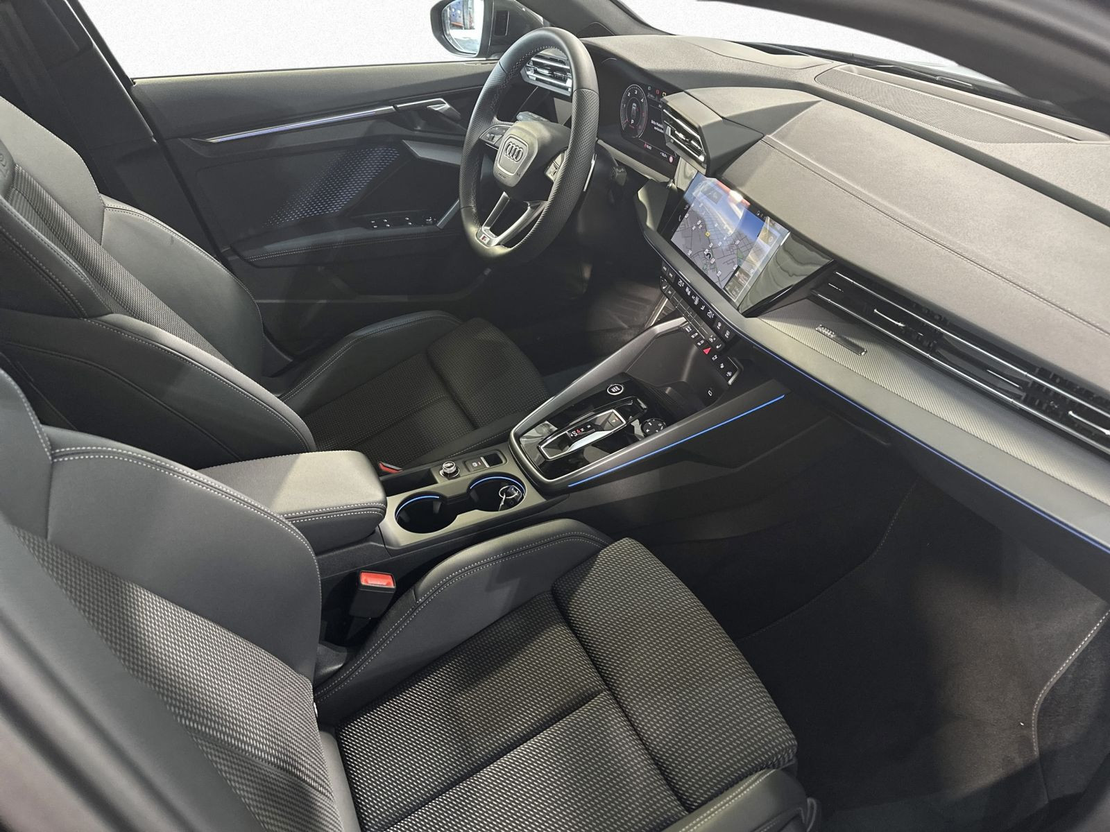 A3 Sportback 2.0 TDI S LINE MATRIX+HUD+PANO+OPTIK