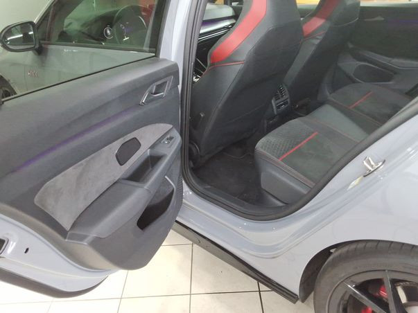 Golf GTI CLUBSPORT BLACK+AKRA+PANO+HUD+H&K+360°