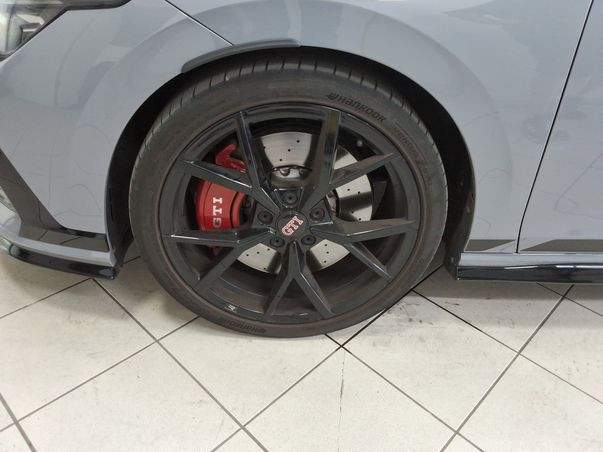 Golf GTI CLUBSPORT BLACK+AKRA+PANO+HUD+H&K+360°