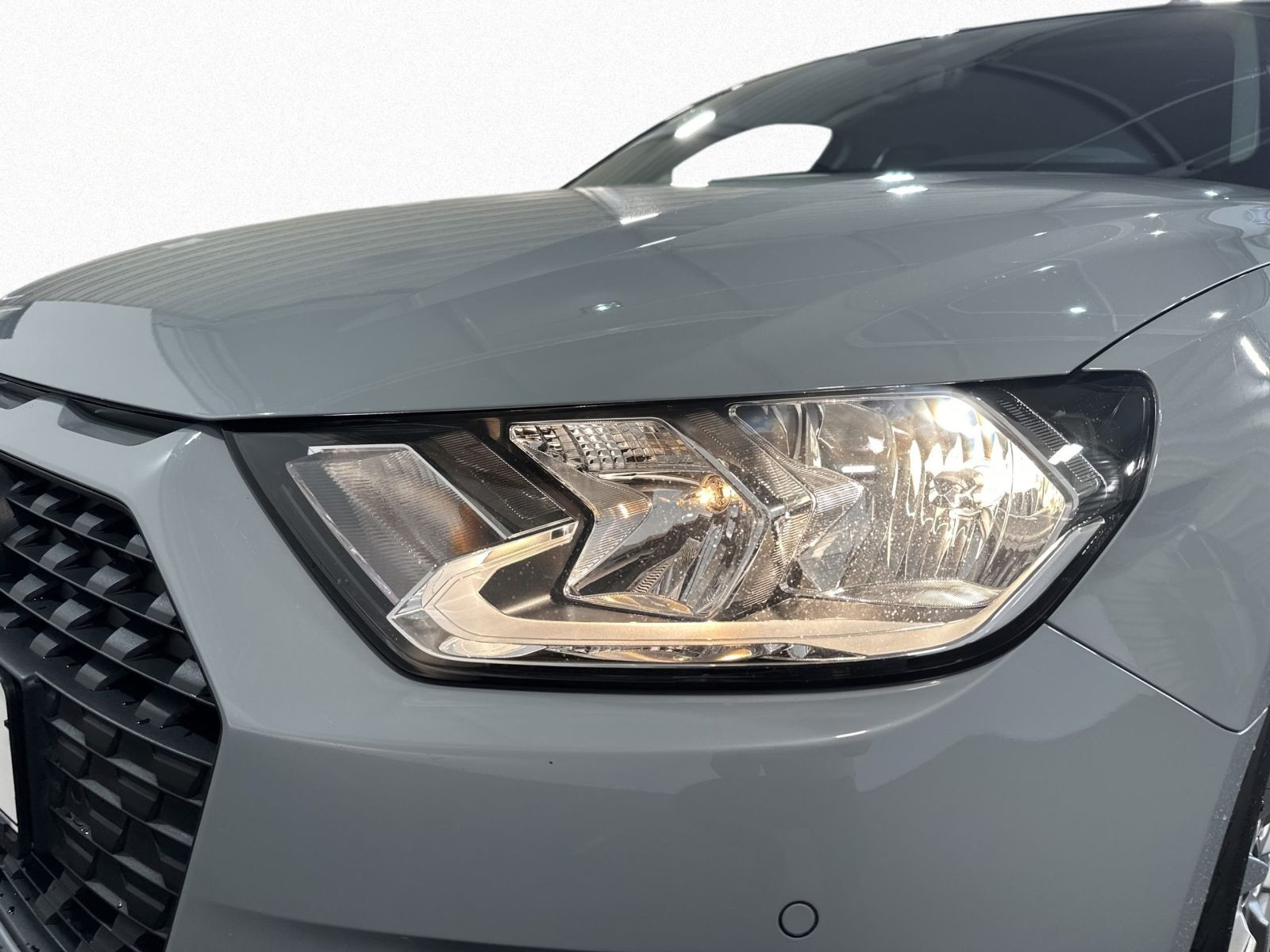 A1 Sportback 25 TFSI KAMERA+ALU+SH+VCP+PDC+RADIO