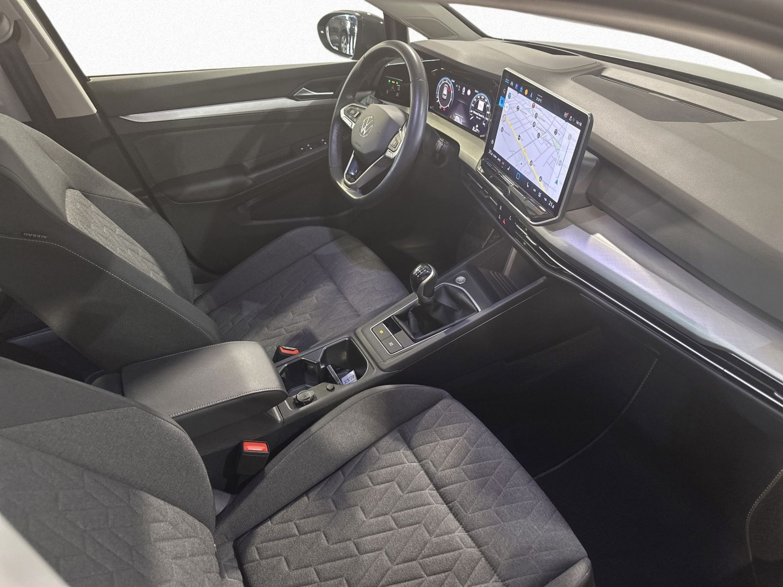 Golf VIII 1.5 TSI LIFE LED+KLIMA+HUD+DCP+ACC+APP