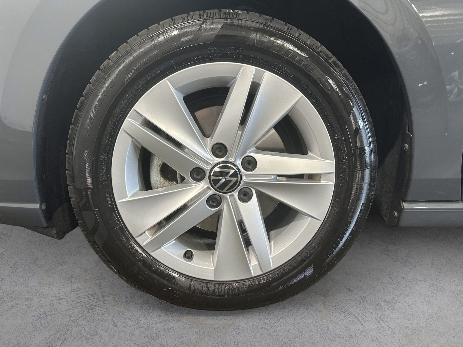 Golf VIII 1.5 TSI LIFE LED+KLIMA+HUD+DCP+ACC+APP