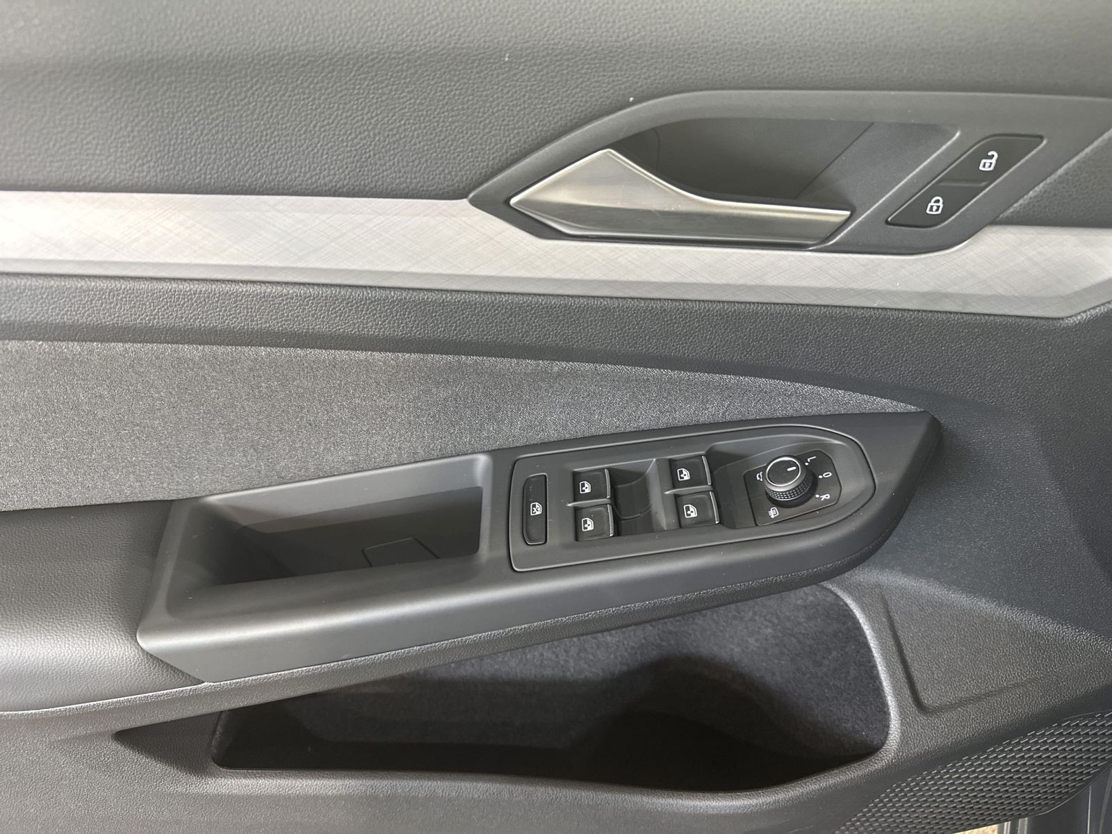 Golf VIII 1.5 TSI LIFE LED+KLIMA+HUD+DCP+ACC+APP