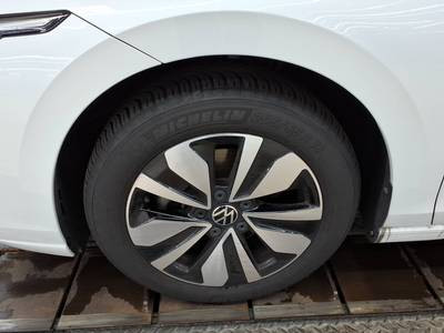 Golf VIII Variant 1.5 eTSI DSG GOAL LED+AHK+DCP+