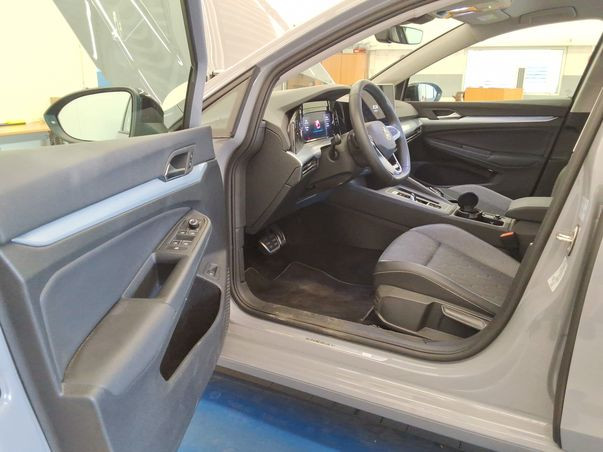 Golf VIII 1.5 eHybrid DSG ENERGY LED+AHK+HUD+DCP