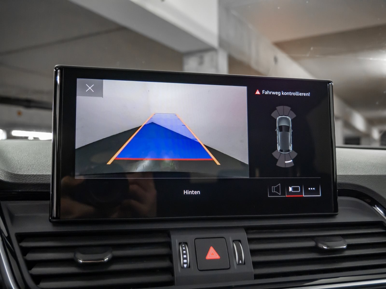 Q5 55 TFSI e quattro S line AHK Rückfahrkamera Lutfederung
