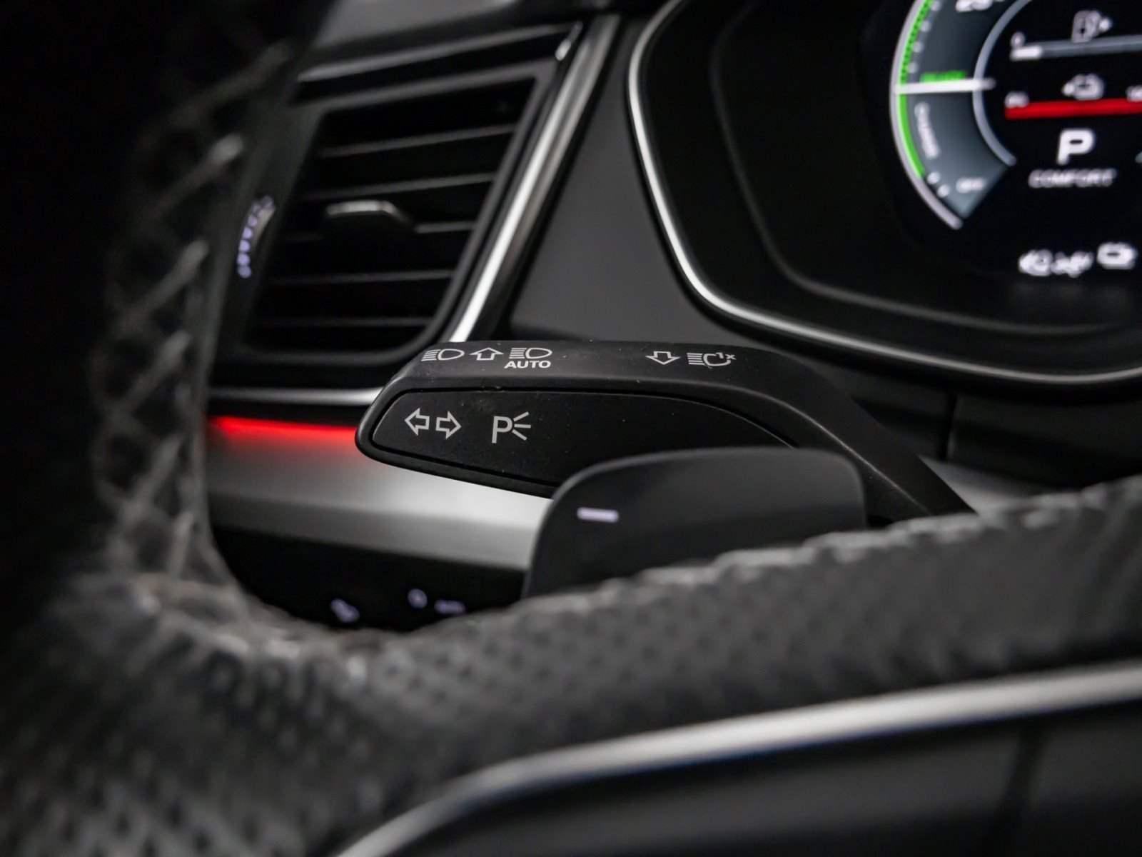Q5 55 TFSI e quattro S line AHK Rückfahrkamera Lutfederung