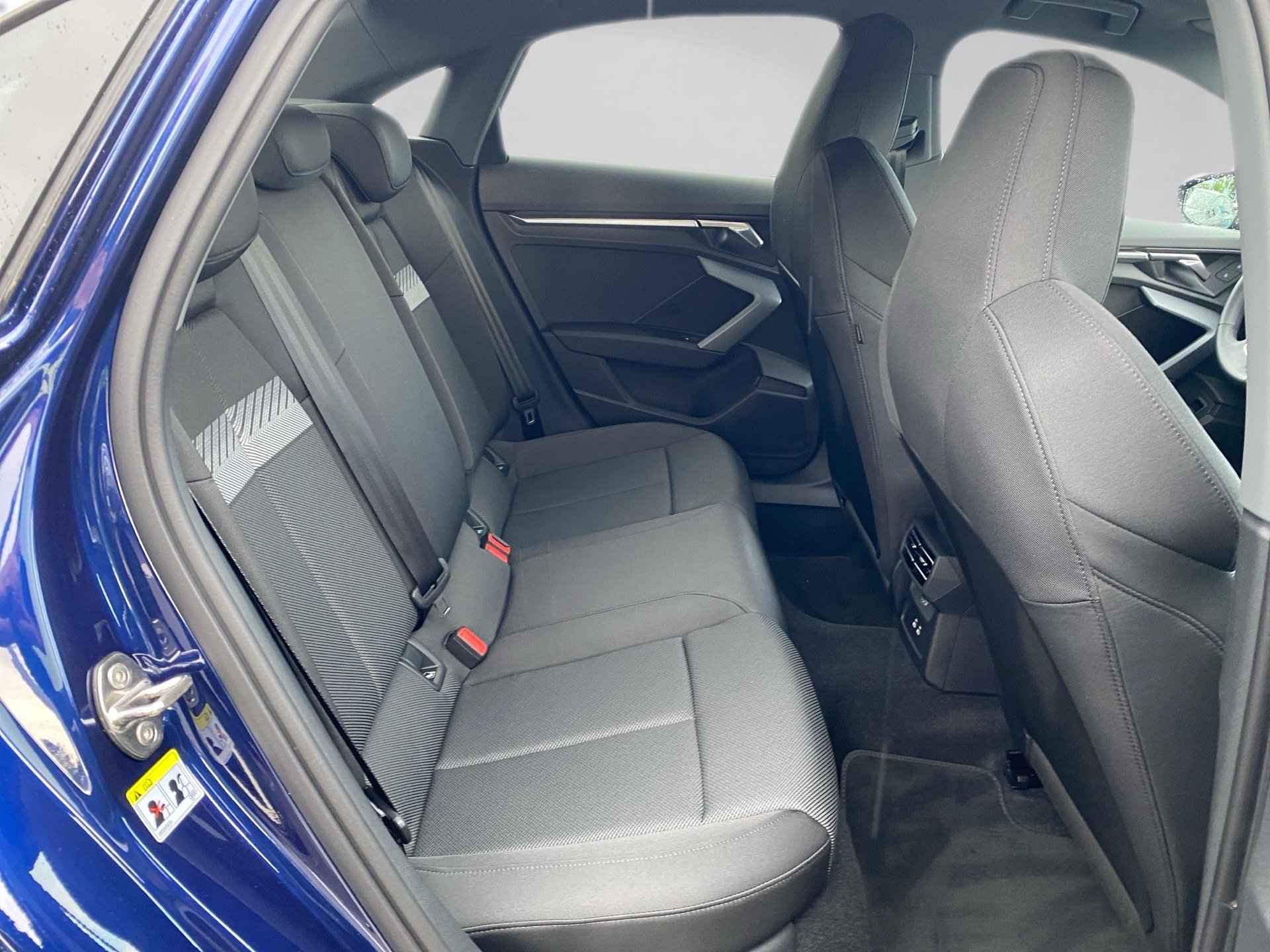 A3 Limousine 30 TFSI S line Sportsitze Anhängevorrichtung