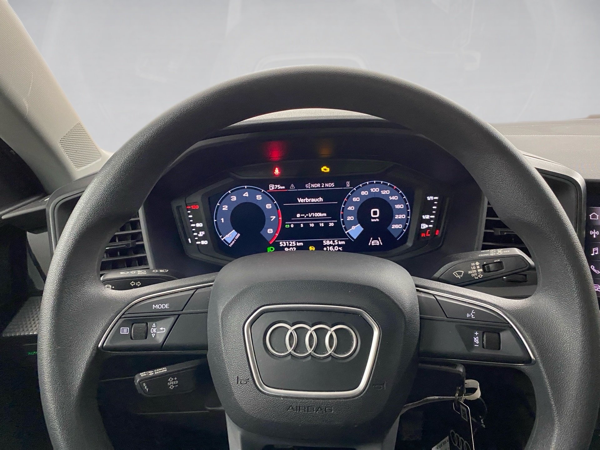 A1 Sportback 25 TFSI Einparkhilfe hinten LM PDC
