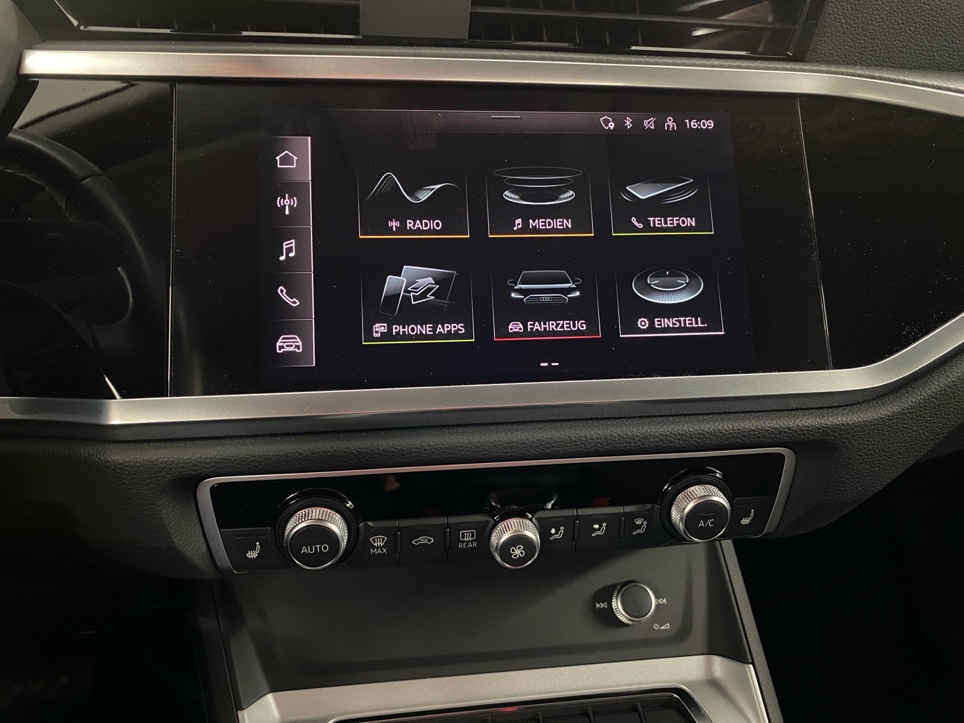 Q3 Sportback 45 TFSI e AHK Rückfahrkamera AHK LM