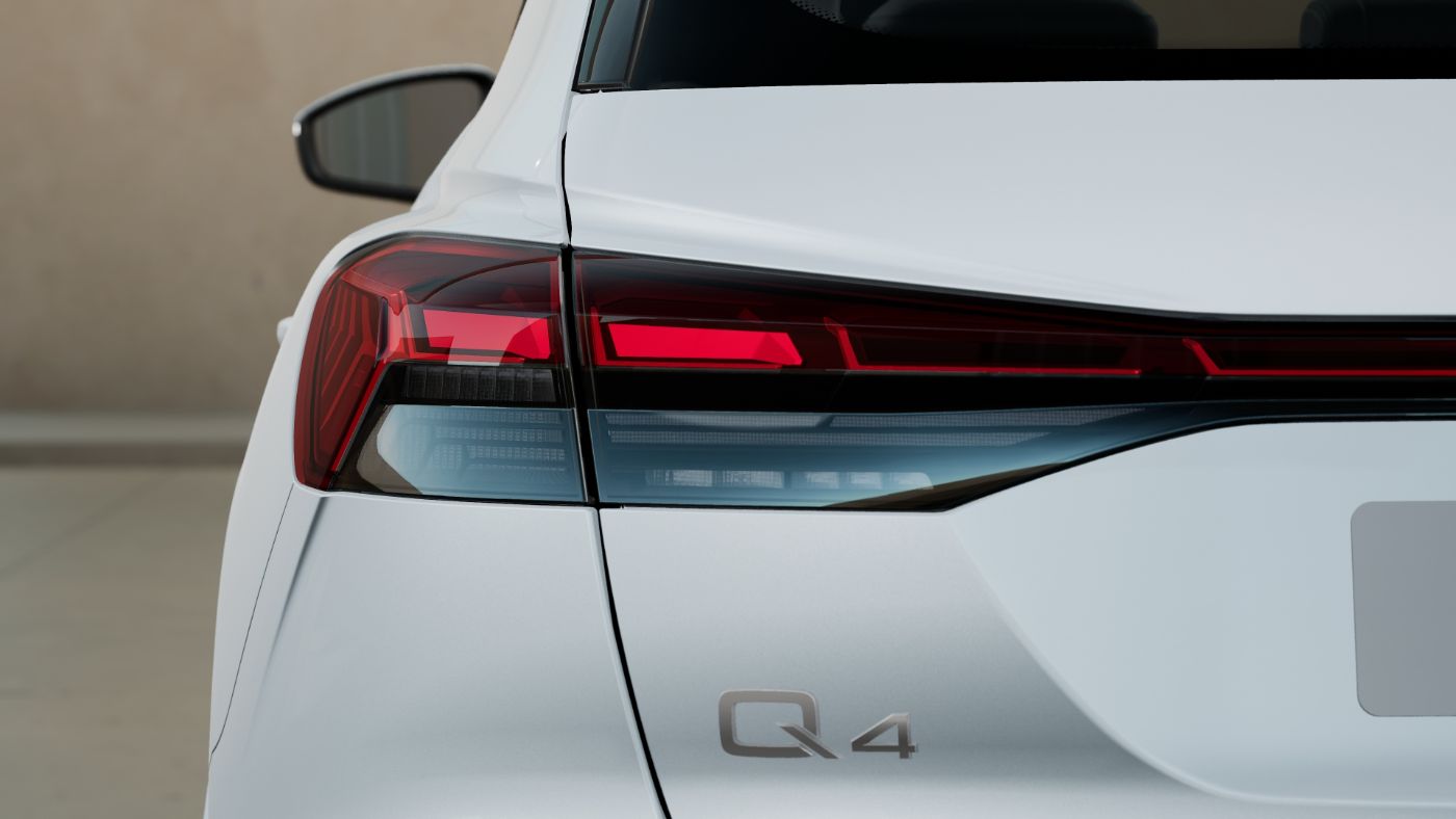Q4 e-tron 55 quattro 250 kW Navi plus HuD Rückfahrkamera