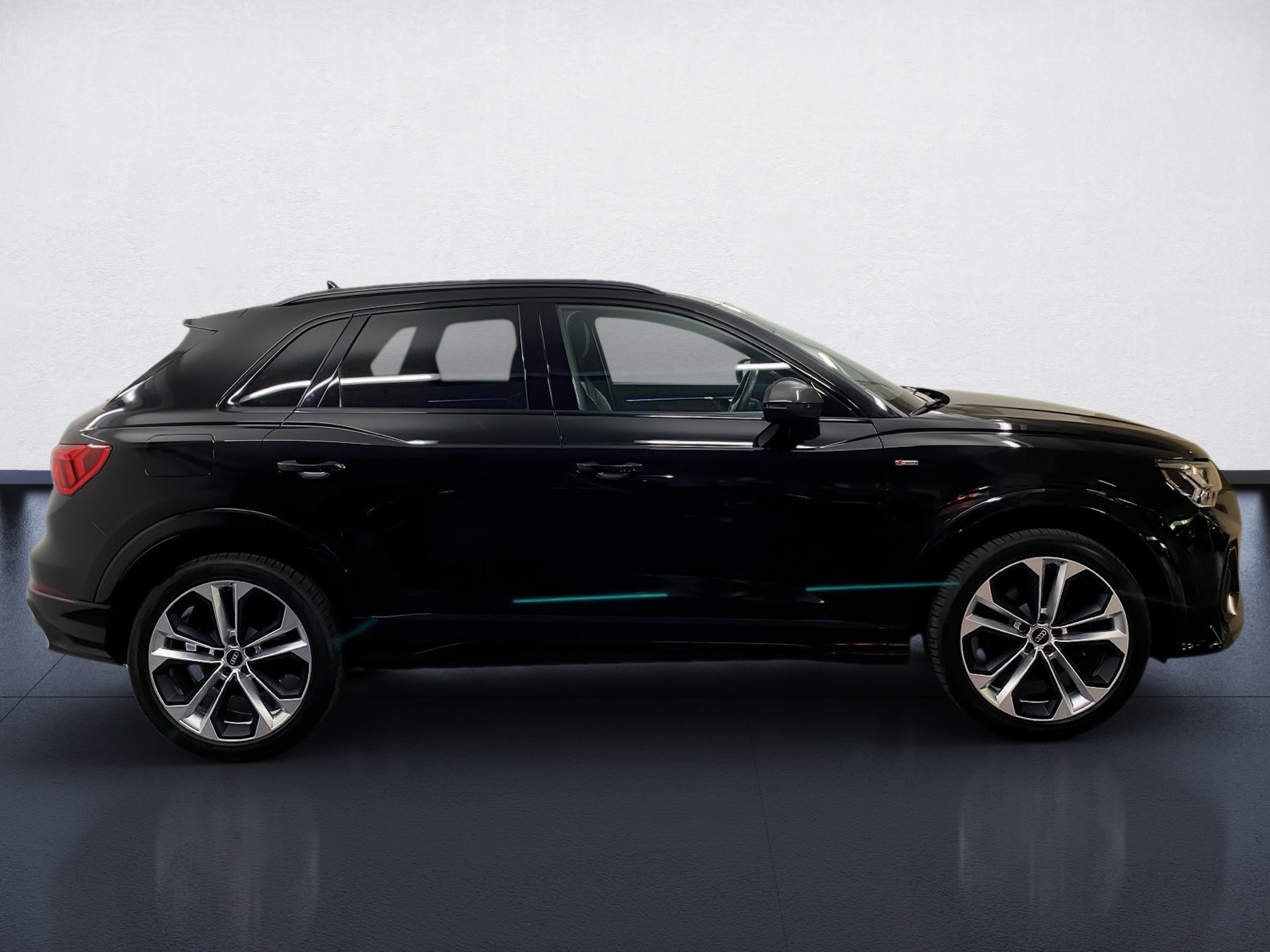 Q3 45 TFSI e S line Pano 2xKlima 360 ACC AUT LED