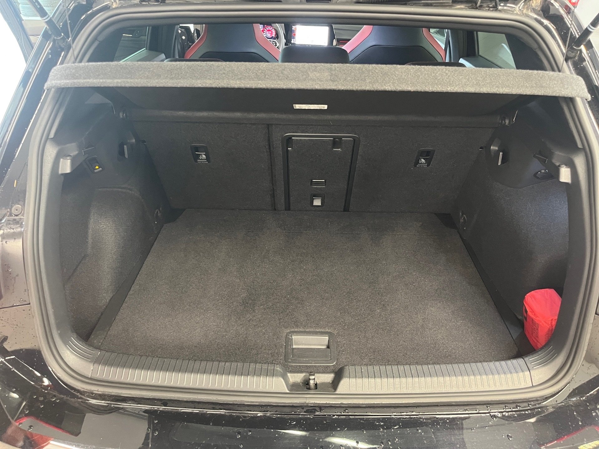 Golf VIII GTI+ALU 19+LEDER+PANO+LED-MATRIX+STANDHEIZUNG+RÜCKFAHRKAMERA+NAVI PRO