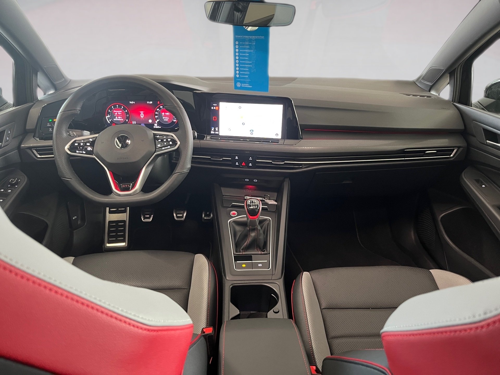 Golf VIII GTI+ALU 19+LEDER+PANO+LED-MATRIX+STANDHEIZUNG+RÜCKFAHRKAMERA+NAVI PRO