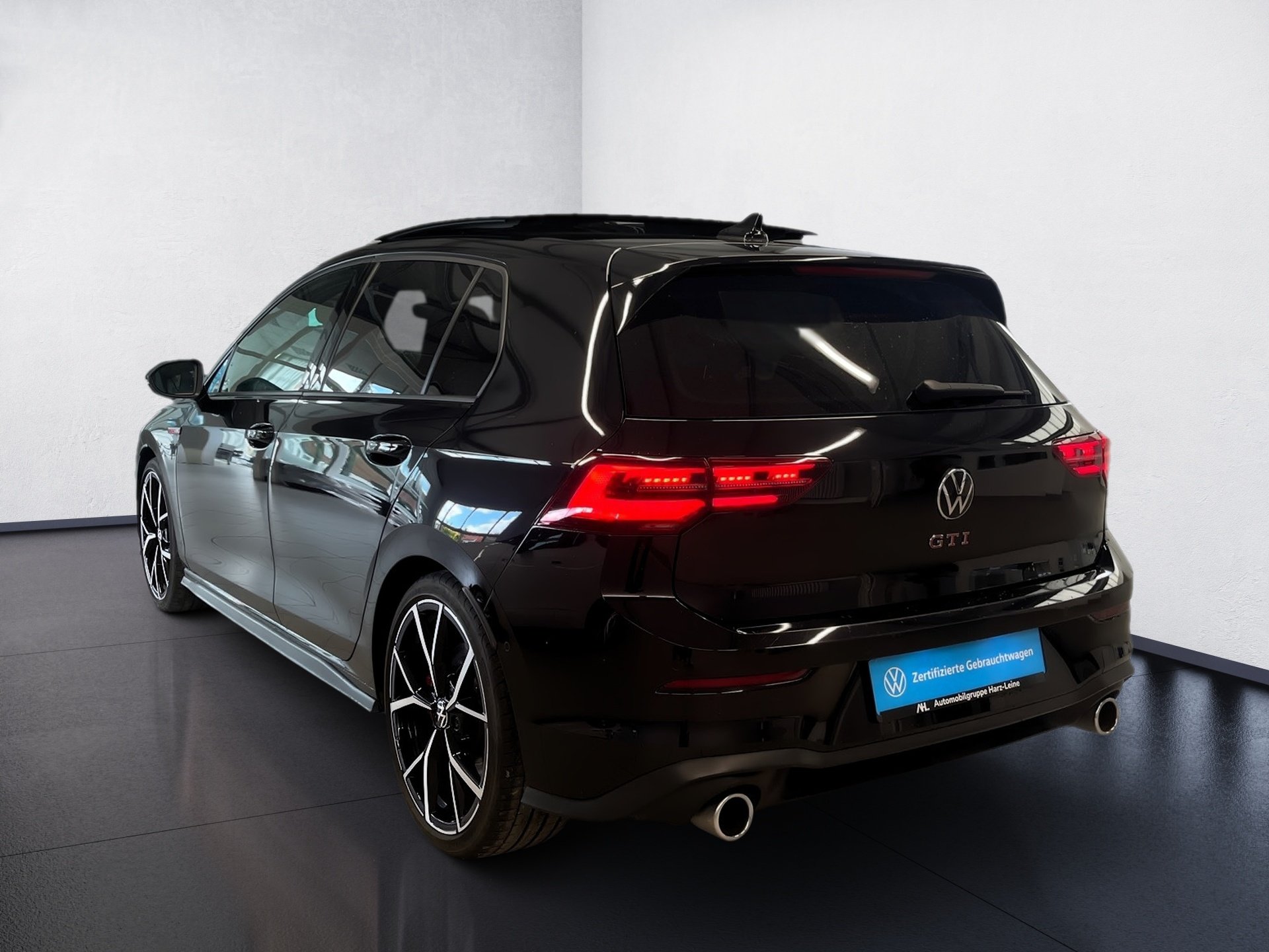 Golf VIII GTI+ALU 19+LEDER+PANO+LED-MATRIX+STANDHEIZUNG+RÜCKFAHRKAMERA+NAVI PRO