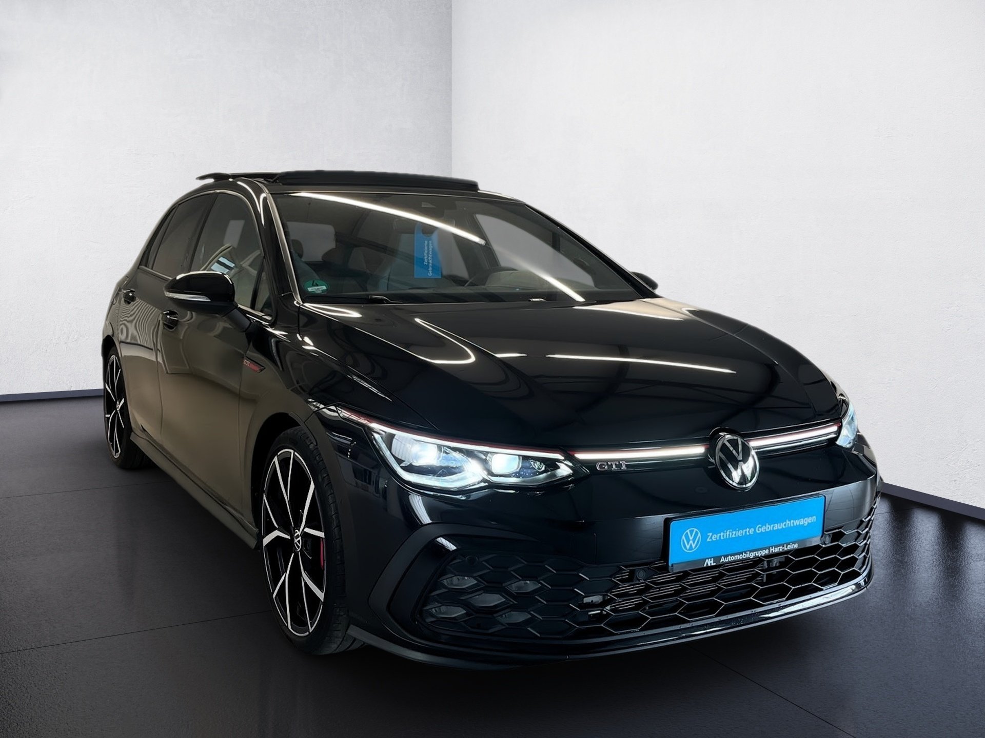 Golf VIII GTI+ALU 19+LEDER+PANO+LED-MATRIX+STANDHEIZUNG+RÜCKFAHRKAMERA+NAVI PRO
