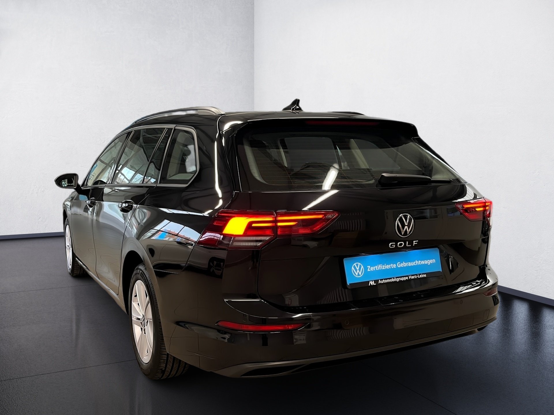 Golf VIII Variant LIFE TDI+ALU 16+NAVI+LED+WINTERPAKET+SITZHEIZUNG+APP CONNECT+KLIMA
