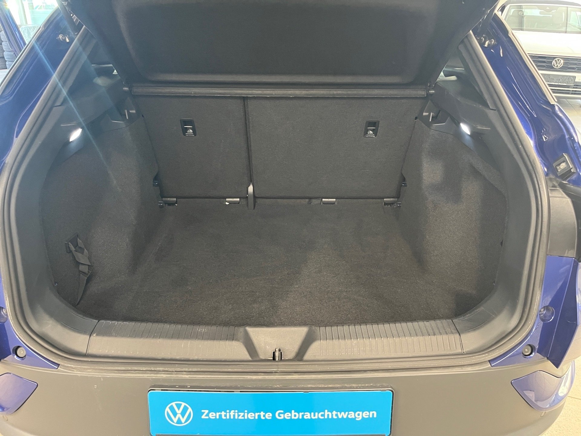 ID.4 PURE+RÜCKFAHRKAMERA+KEYLESS+NAVI PRO+PARK ASSIST+ACC+LED+APP CONNECT+KLIMA