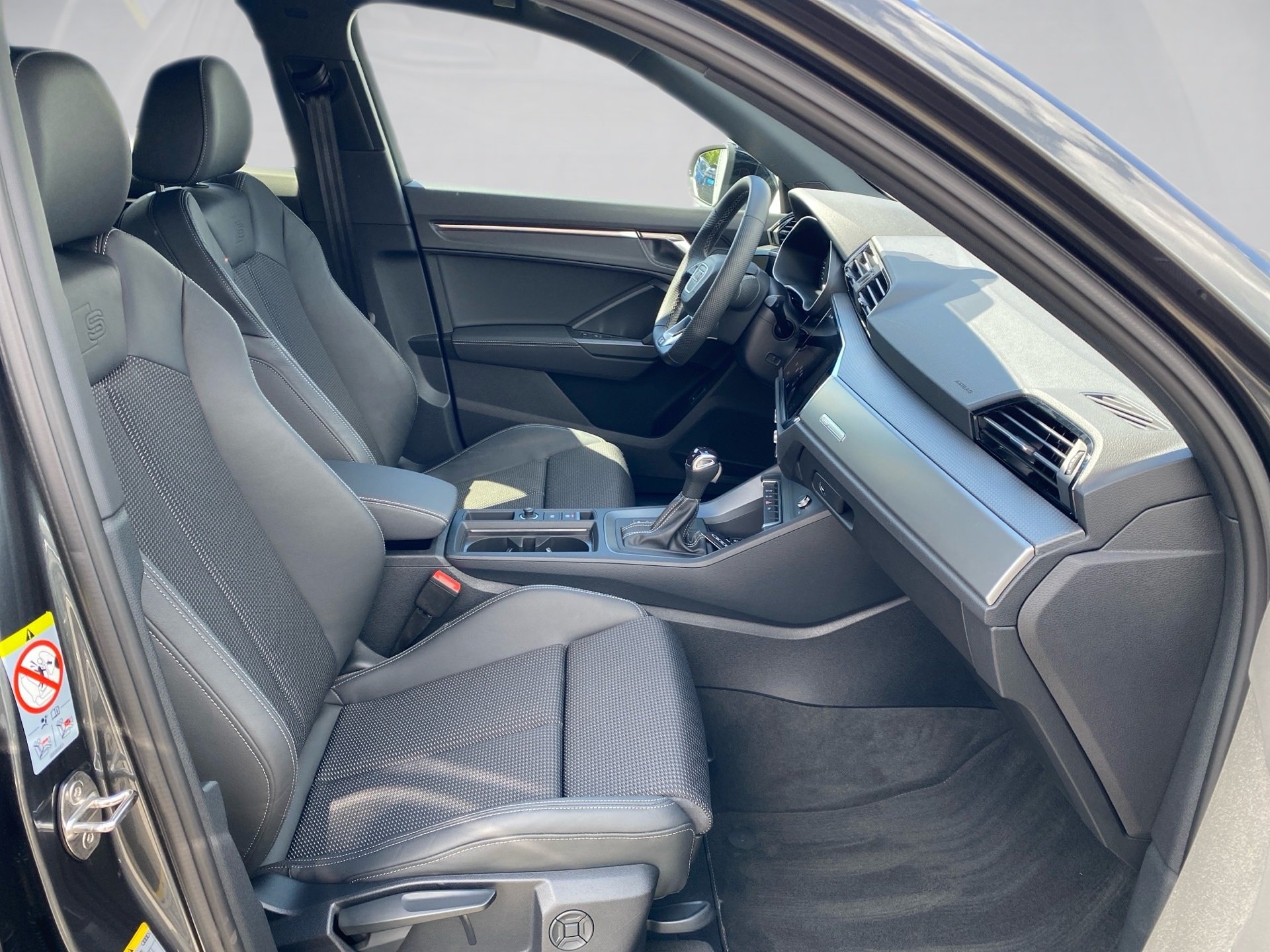 Q3 35 TFSI S line S-tronic Matrix Navi ACC AHK RFK