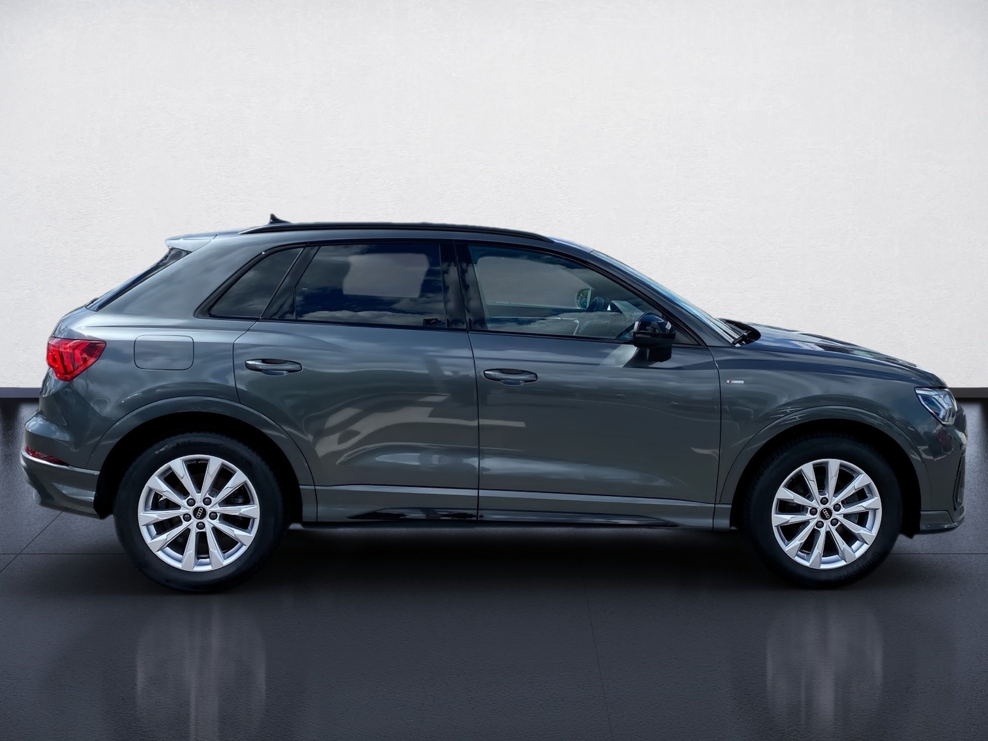 Q3 35 TFSI S line S-tronic Matrix Navi ACC AHK RFK