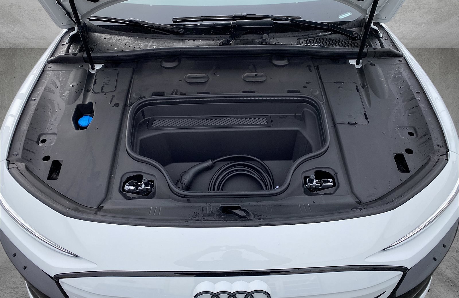A6 Avant e-tron S line performance LED Plus Navi ACC AHK Leder