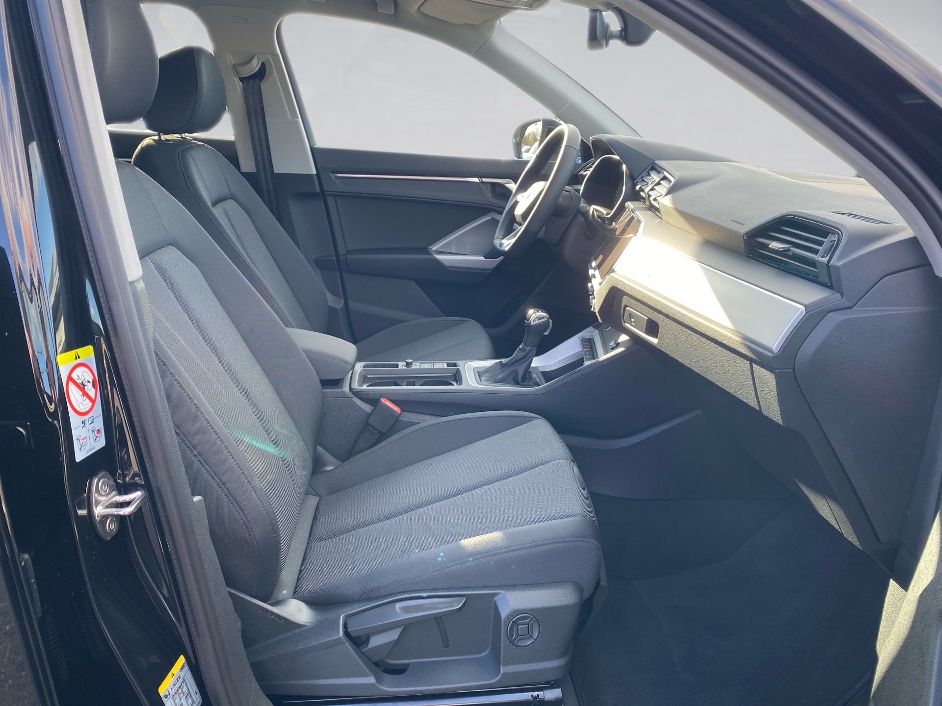 Q3 40 TDI quattro S-tronic LED Navi ACC RFK PDC SHZ